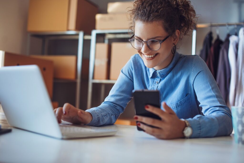 Pros Cons of Online vs. In-Person Equipment Auctions